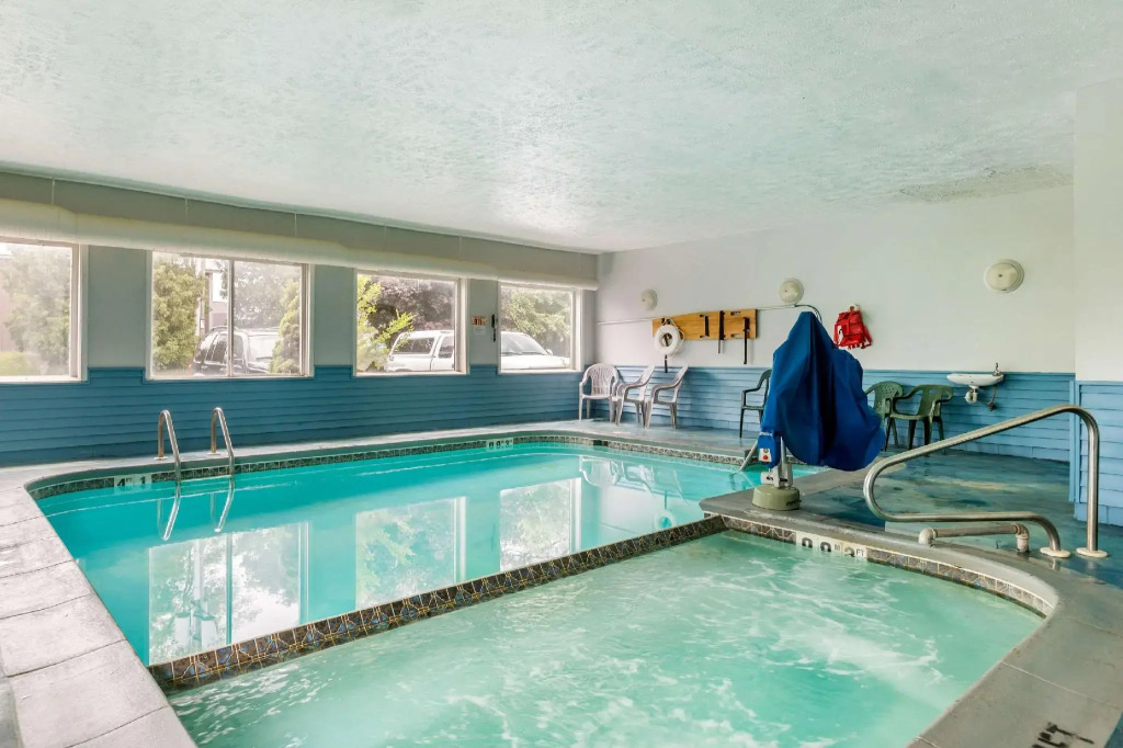 Econo Lodge Traverse City South