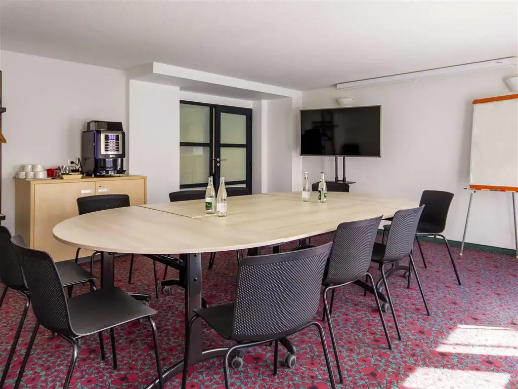 ibis Rochefort