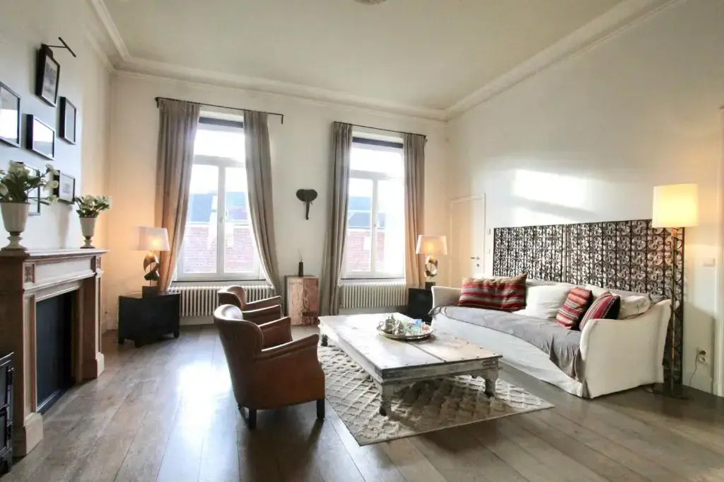 Caps House