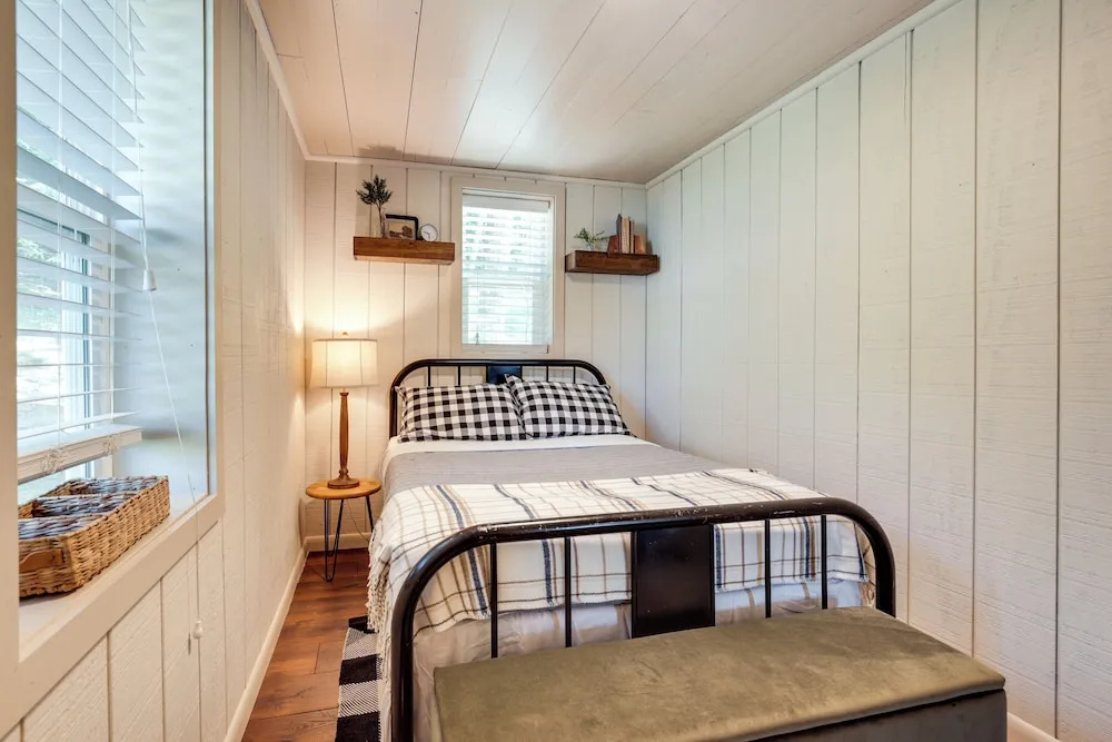 Eagle River Retreat Near Dam Lake w/ Boat Dock!