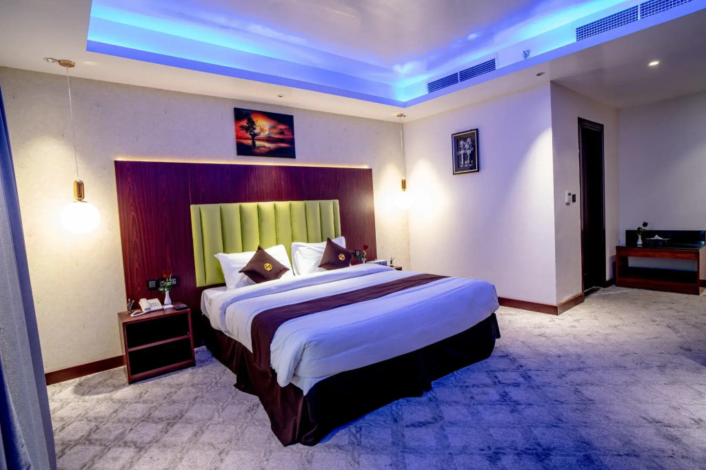 Raha Grand Hotel