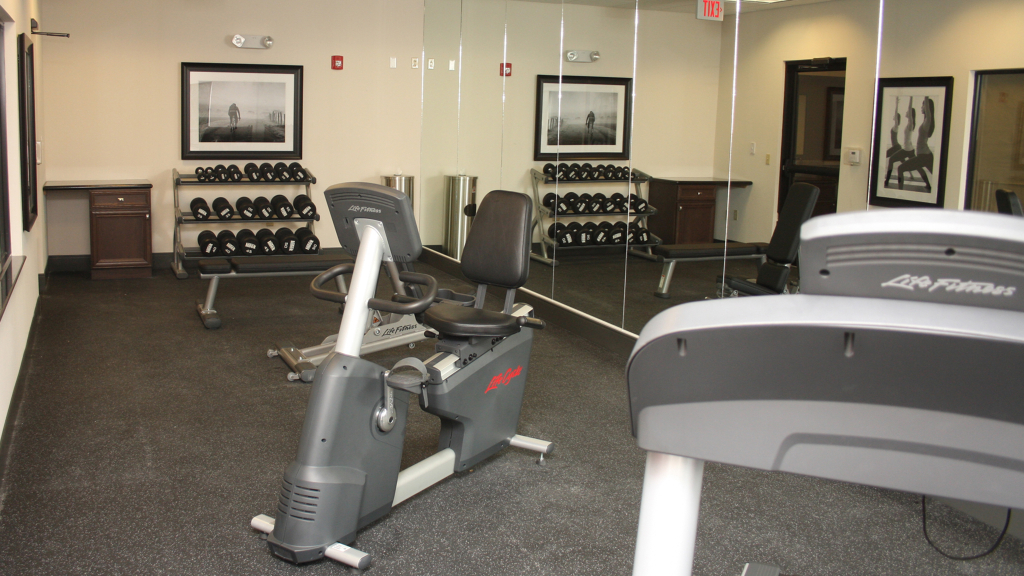Holiday Inn Express & Suites Cumberland - La Vale by IHG