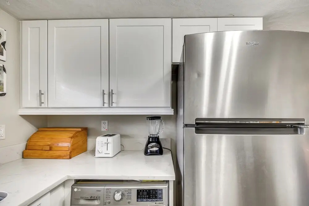 Daytona Condo w/ Community Pool, Walk to Beach!