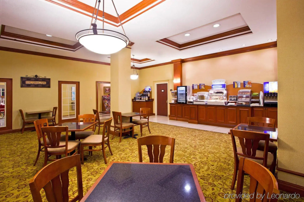 Holiday Inn Express Hotel & Suites Tampa-Fairgrounds-Casino by IHG