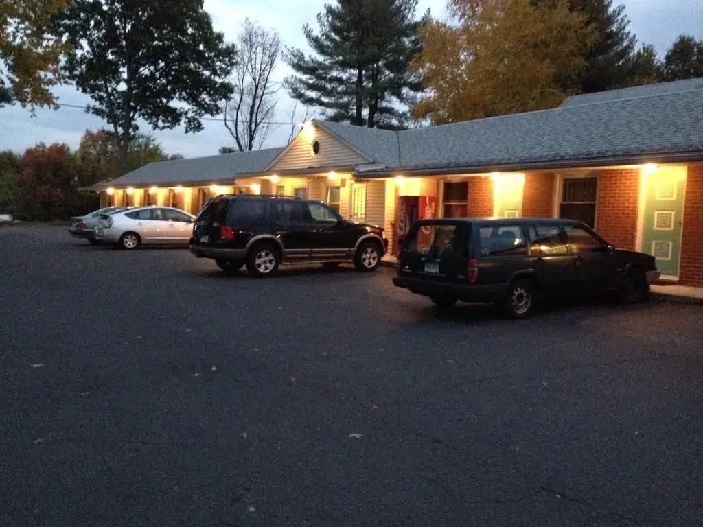 Twin Spruce Motel