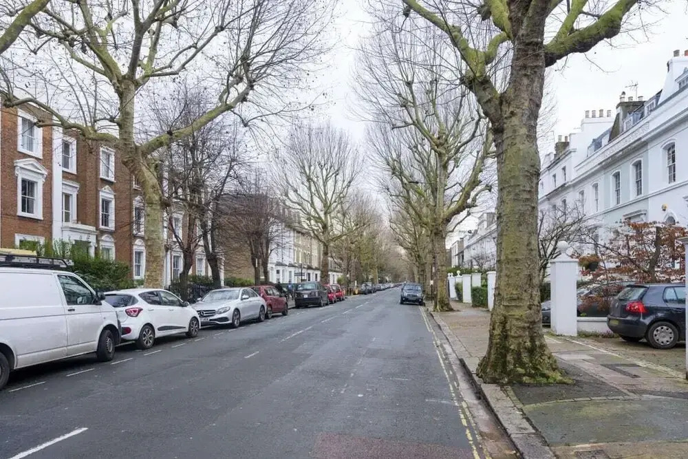 Contemporary 1 Bedroom Apartment in Hammersmith, London