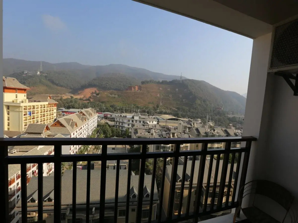 Nissi Holiday Jinghong