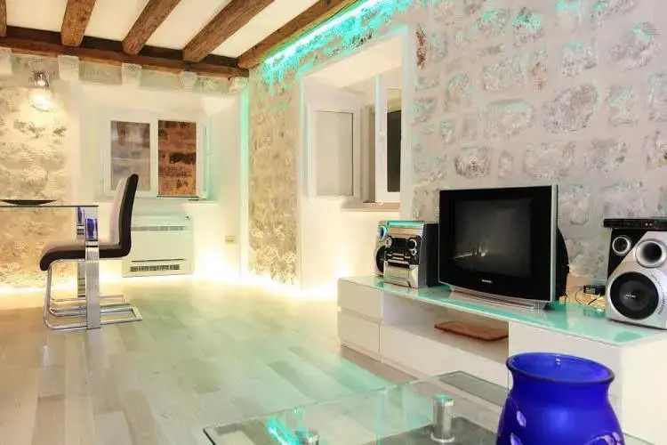 Apartment 4 You