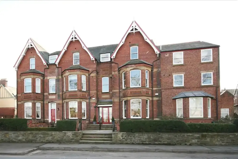 Langton Court Apartment