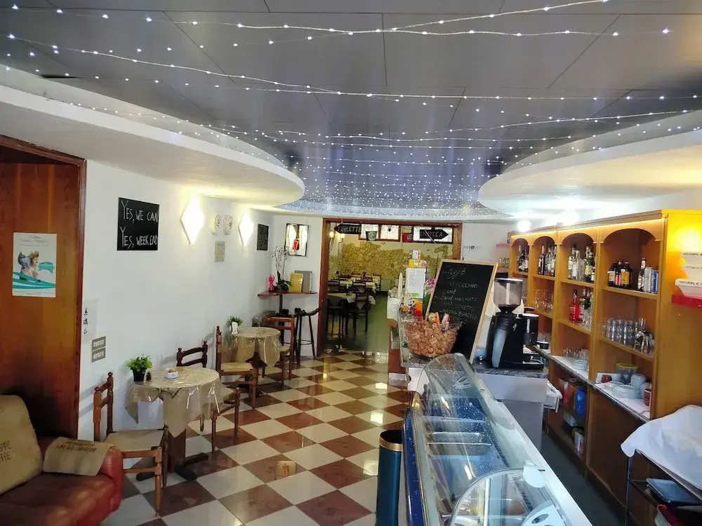 Hotel Veles