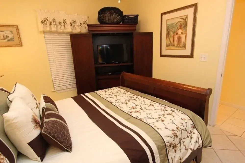 Majestic Sun 409A - 1 Br condo by RedAwning