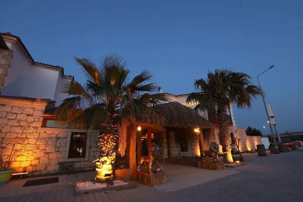 Albeon Hotel