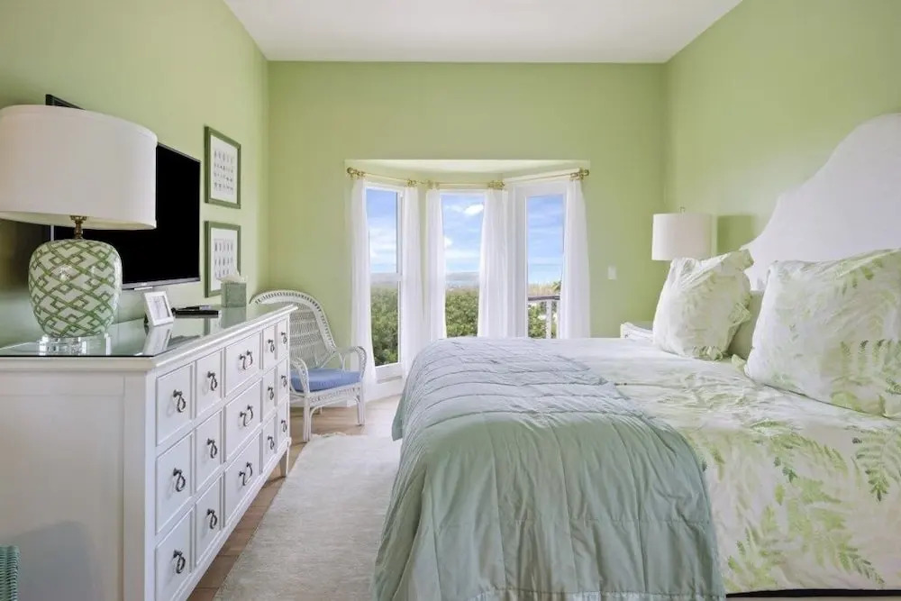 Arcadia-stunning Gulf Front Beauty! 4 Bedroom Home by RedAwning
