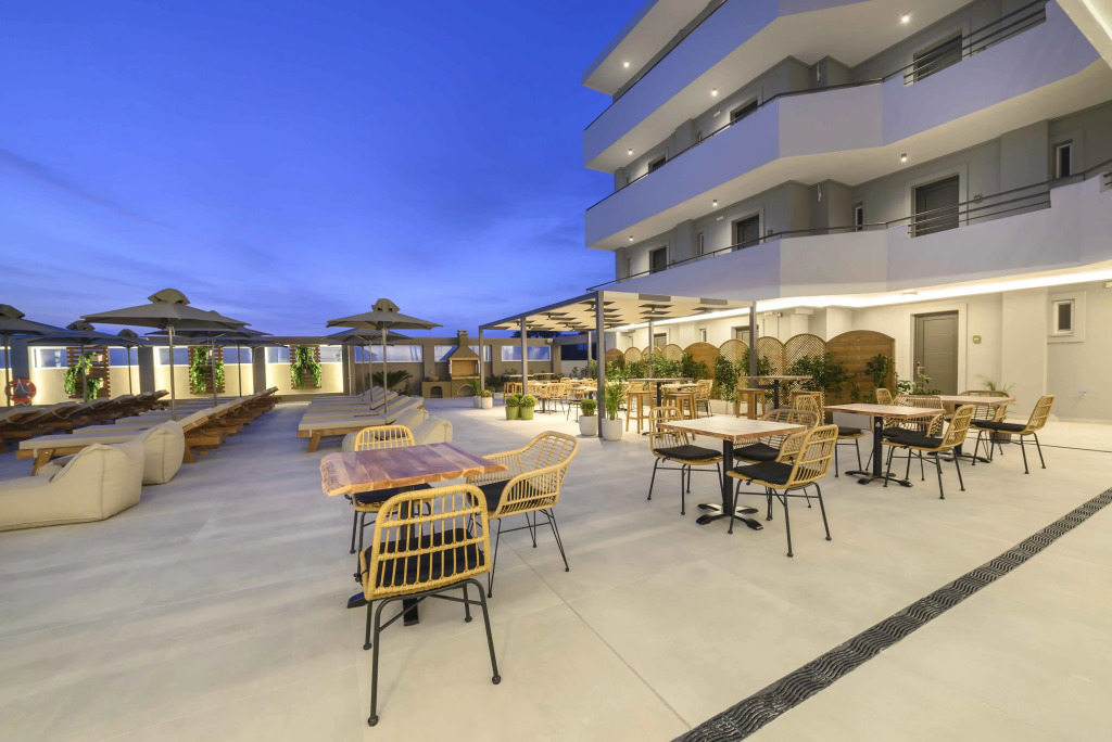 Nicolas Grand Suites, Adults Only