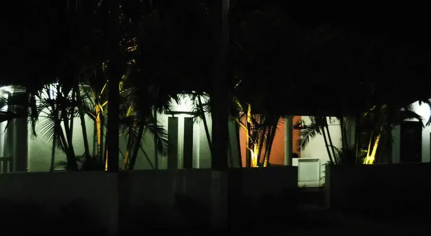 Travelers Lodge