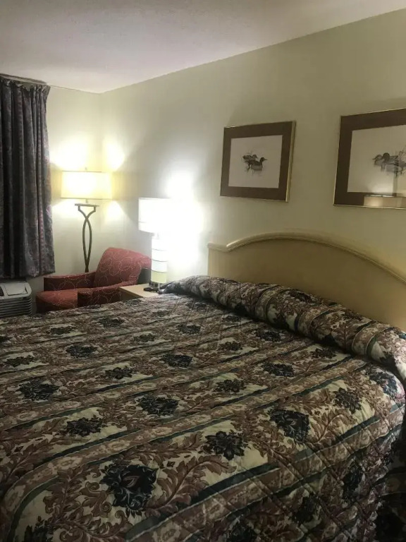 WESTERN MOTEL