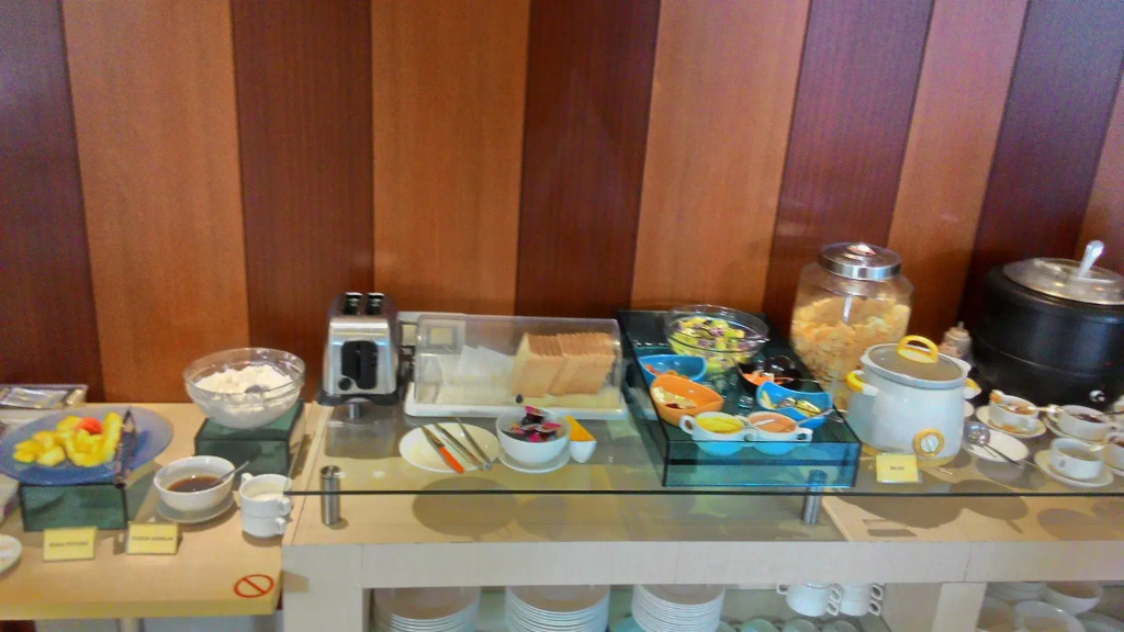 V Hotel Tebet