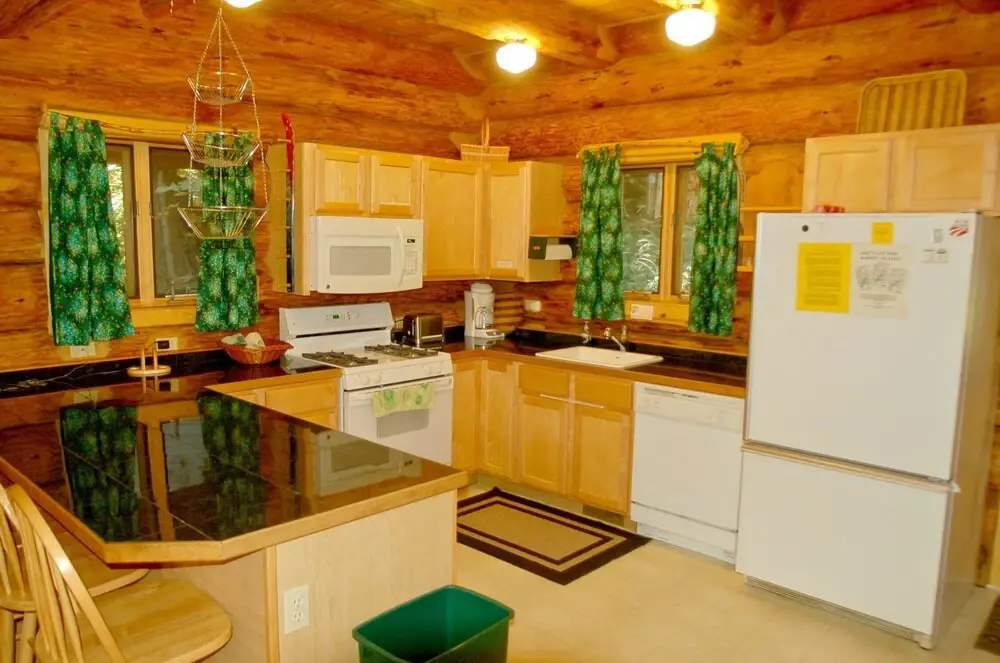 Snowline Cabin 47 - A Rustic Vacation Home With Modern Charm a hot tub and Wifi