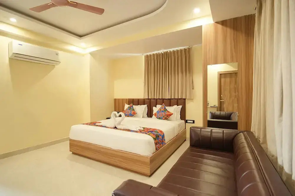 Royal Chandra Hotel