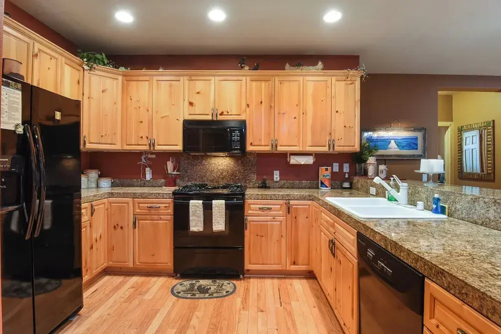 Crystal Charm Amazing 3 BDR Condo Close to Beaches, Casinos, & Skiing!