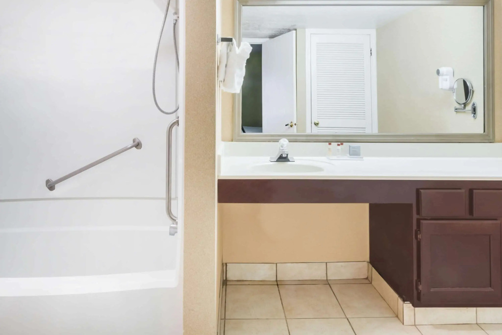 Hawthorn Extended Stay by Wyndham Columbus