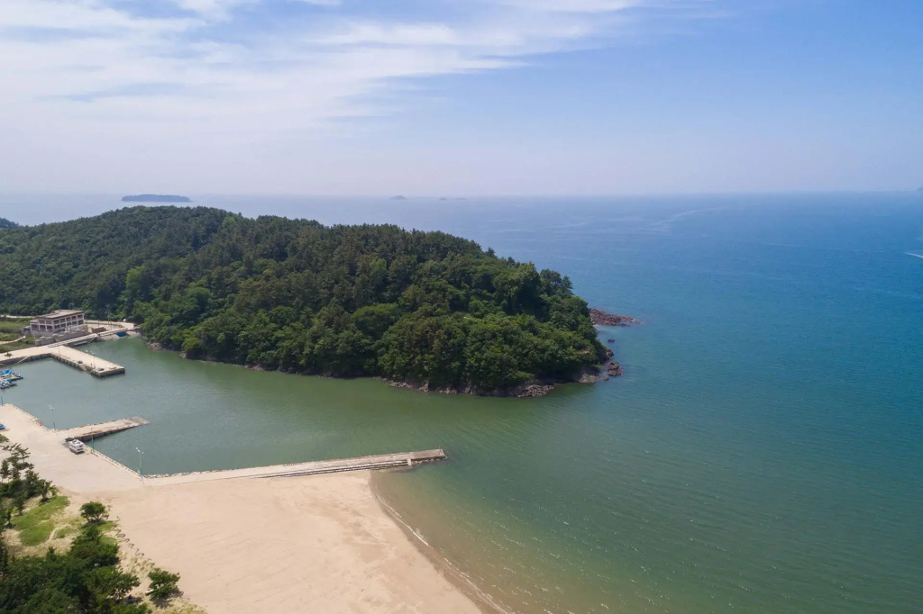 CozyCove Boutique Hotel