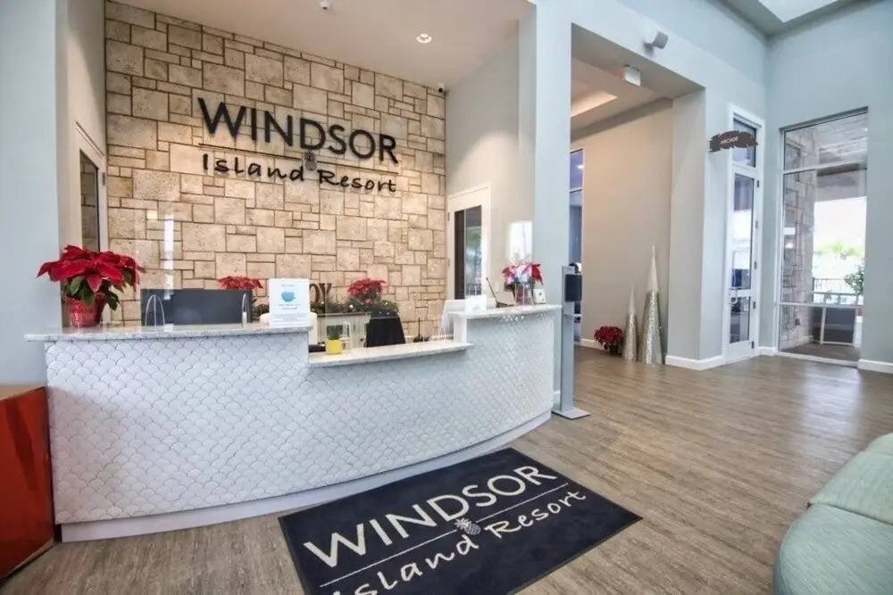 Get Away At Windsor Island Resort 5 Bedroom Home by Redawning