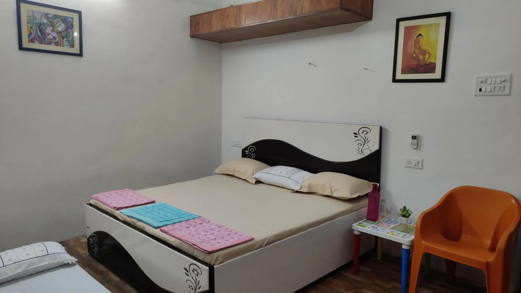 Ira Homestay Mathura - Divine Spiritual Stay