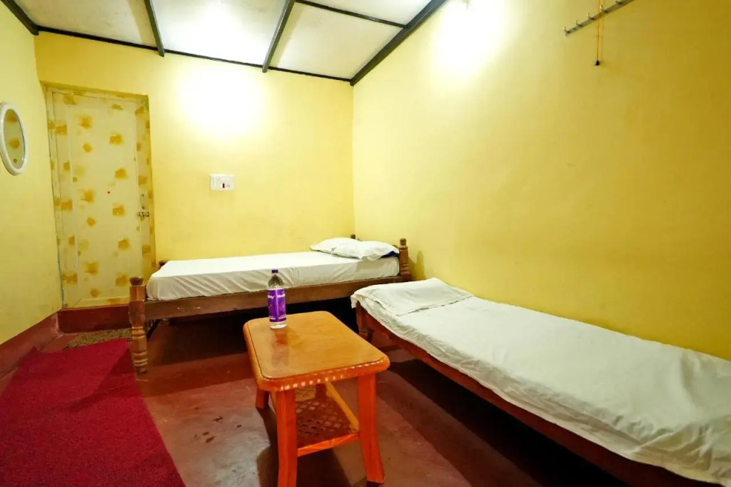Karadikallu Homestay - Private Waterfalls, Trek, Hill Top, Home Food