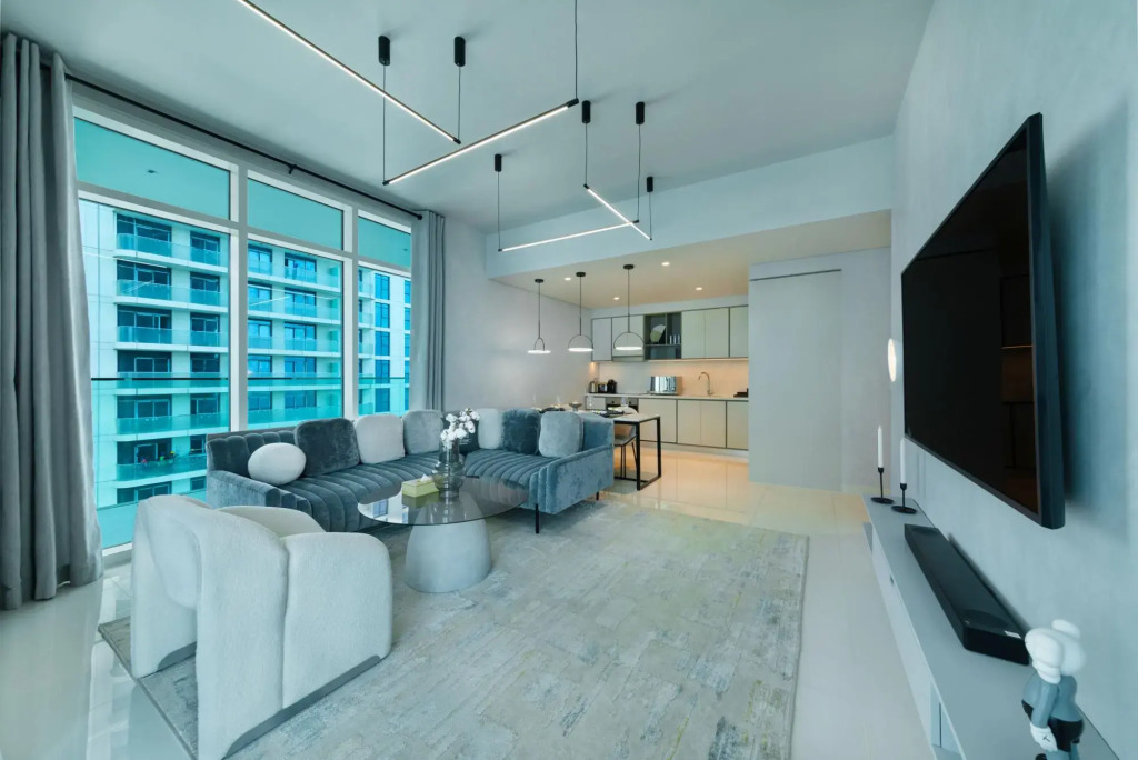 Stylish 2BR apt in Emaar Beachfront w Stunning sea Views