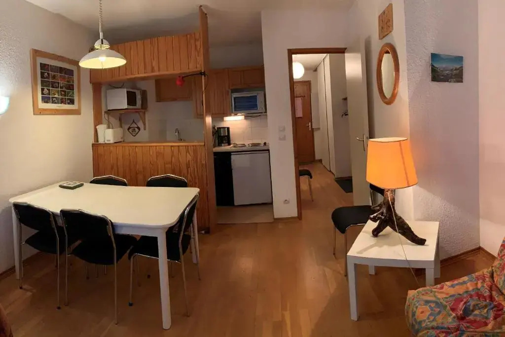 Vaujany Locations - Cochette II Apt 1 & 2