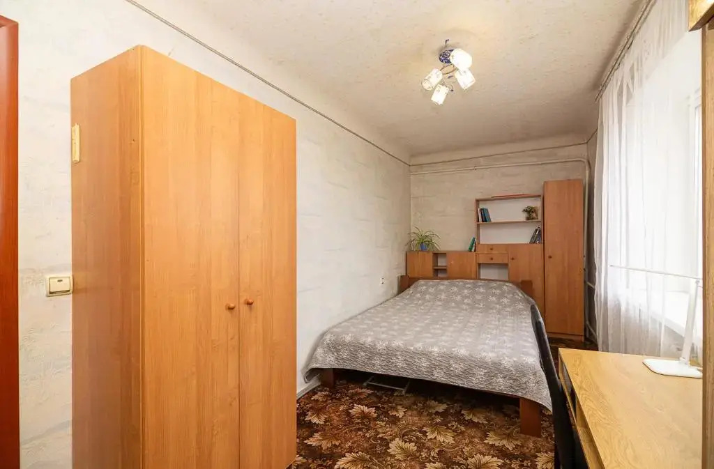 Comfortable apartments on Hrushevskogo street near 16 city hospital