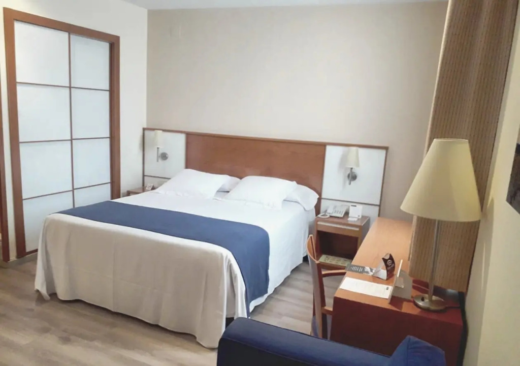Отель RH Sorolla Centro