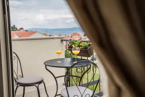 Holiday House Suzi1 - With Pool: Sutivan. Island Brac