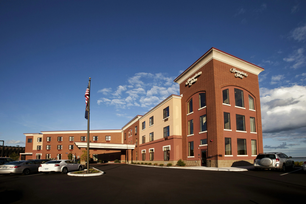 Hampton Inn Marquette-Waterfront