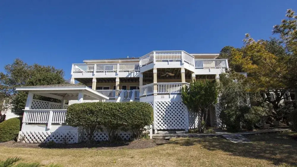 Sound Escape - 6 Br Home
