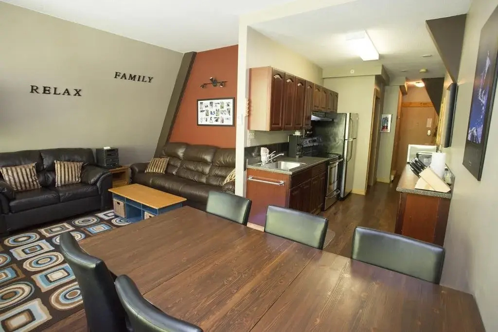 The Pinnacles Suites & Townhomes
