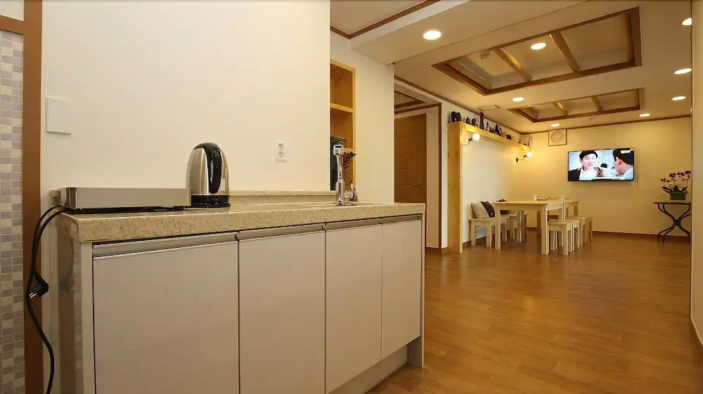 Gyeongju Bee House