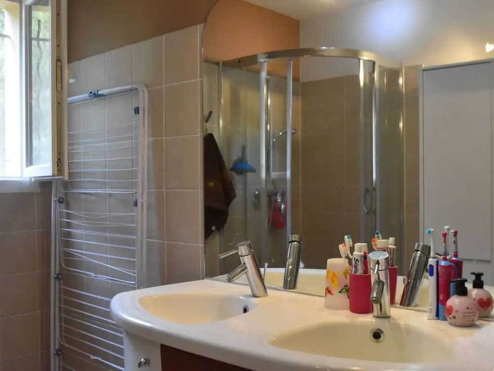 Quaint Villa in Saint-Andre-de-Roquepertuis with Pool