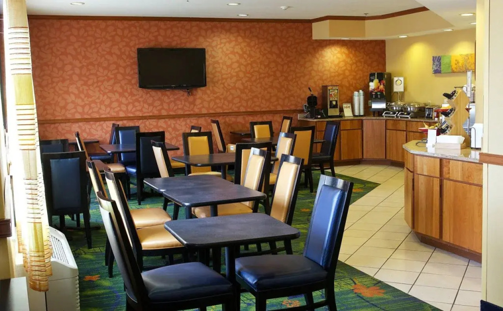 Fairfield Inn and Suites Beloit