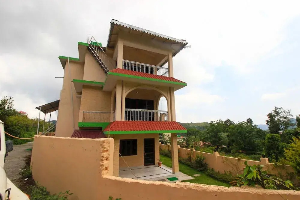 OYO 8963 Home Peaceful 3BHK Villa