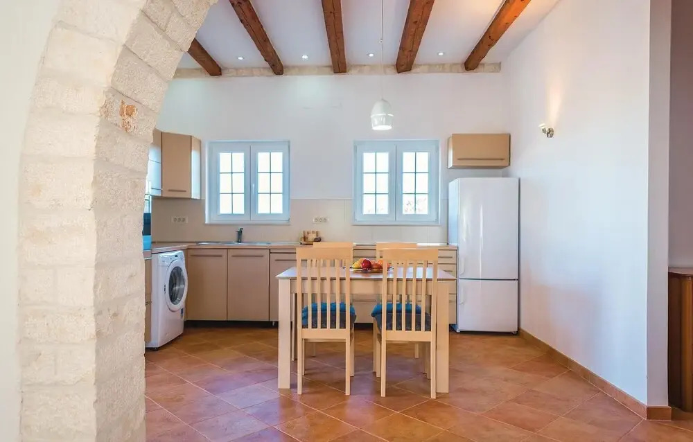 Two-Bedroom Holiday Home In Radonic