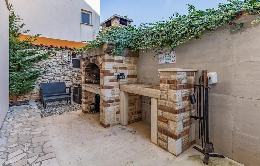 Awesome Apartment in Medulin With Outdoor Swimming Pool, Wifi and 2 Bedrooms