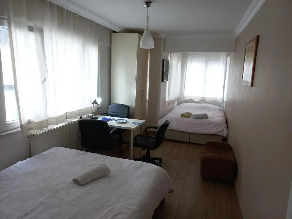 Silent Corner 6