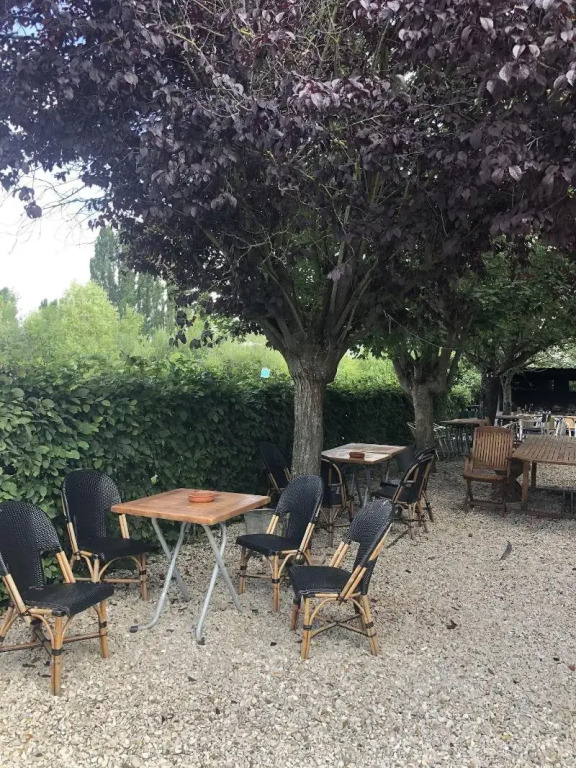 Paris en train Area Studios avec salles de bain et kitchenettes privées ou chambres avec salles de bain et cuisines communes