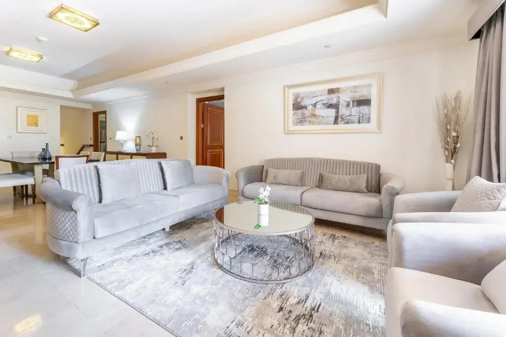 Luxurious 3BR Townhouse with Maid's & Private Pool in Palm Jumeirah