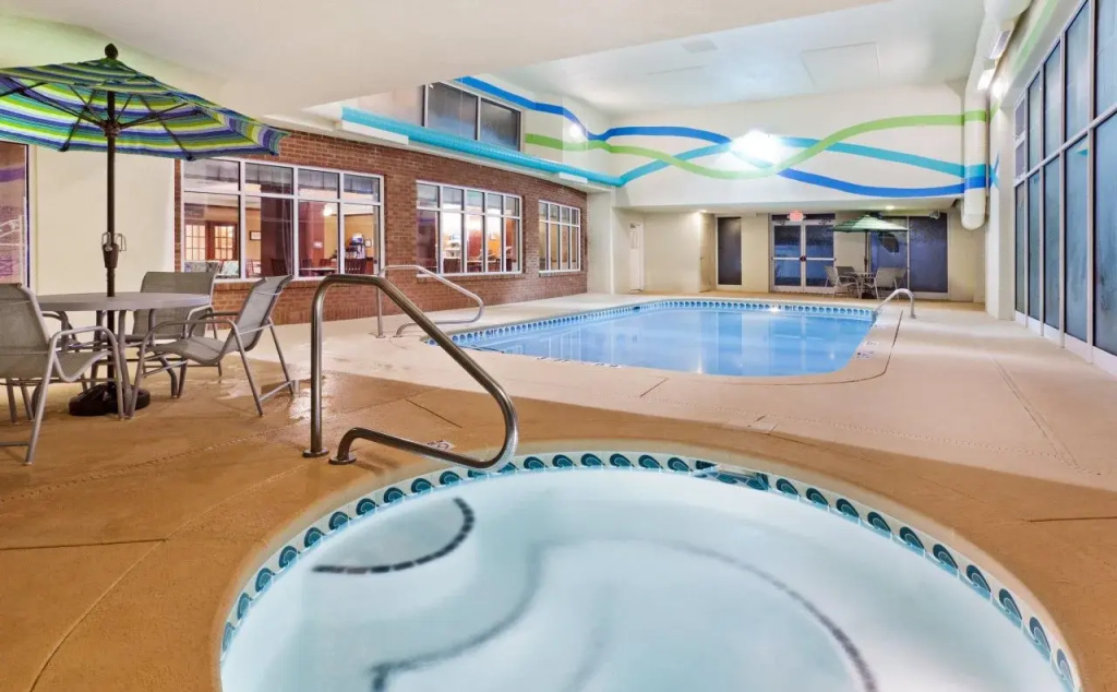 Holiday Inn Express & Suites Sylva - Western Carolina Area by IHG
