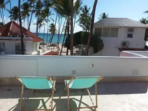 Beach Villas & Apartments Larimar