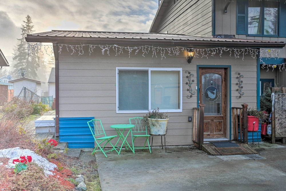 Quaint Juneau Apt w/ Scenic Mountain Surroundings