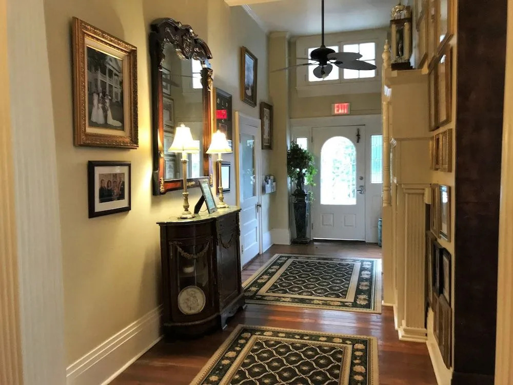 Historic Michabelle Inn